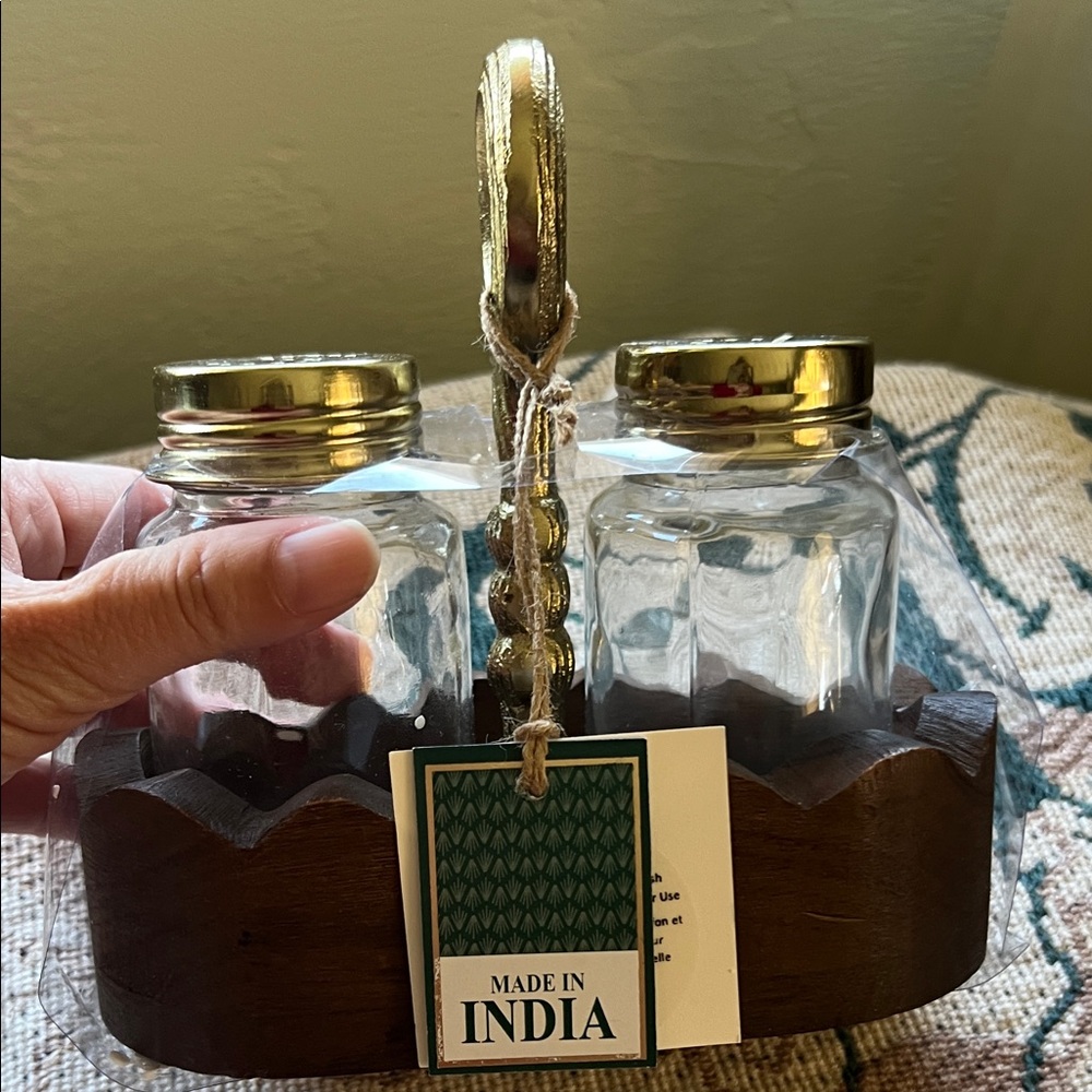 # 1054+ Gold and Glass Salt and Pepper Shakers with Wooden Holder - Picture 3 of 5